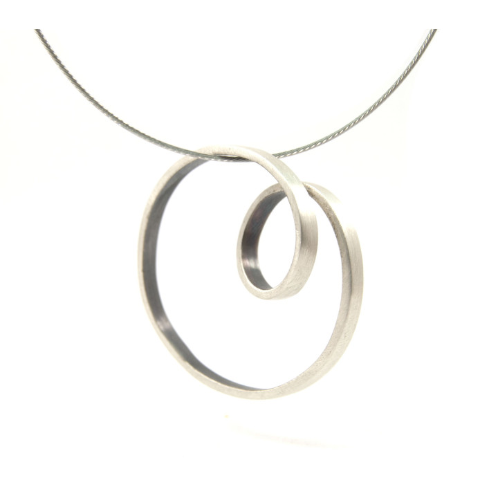 colgante de plata con esmalte interior